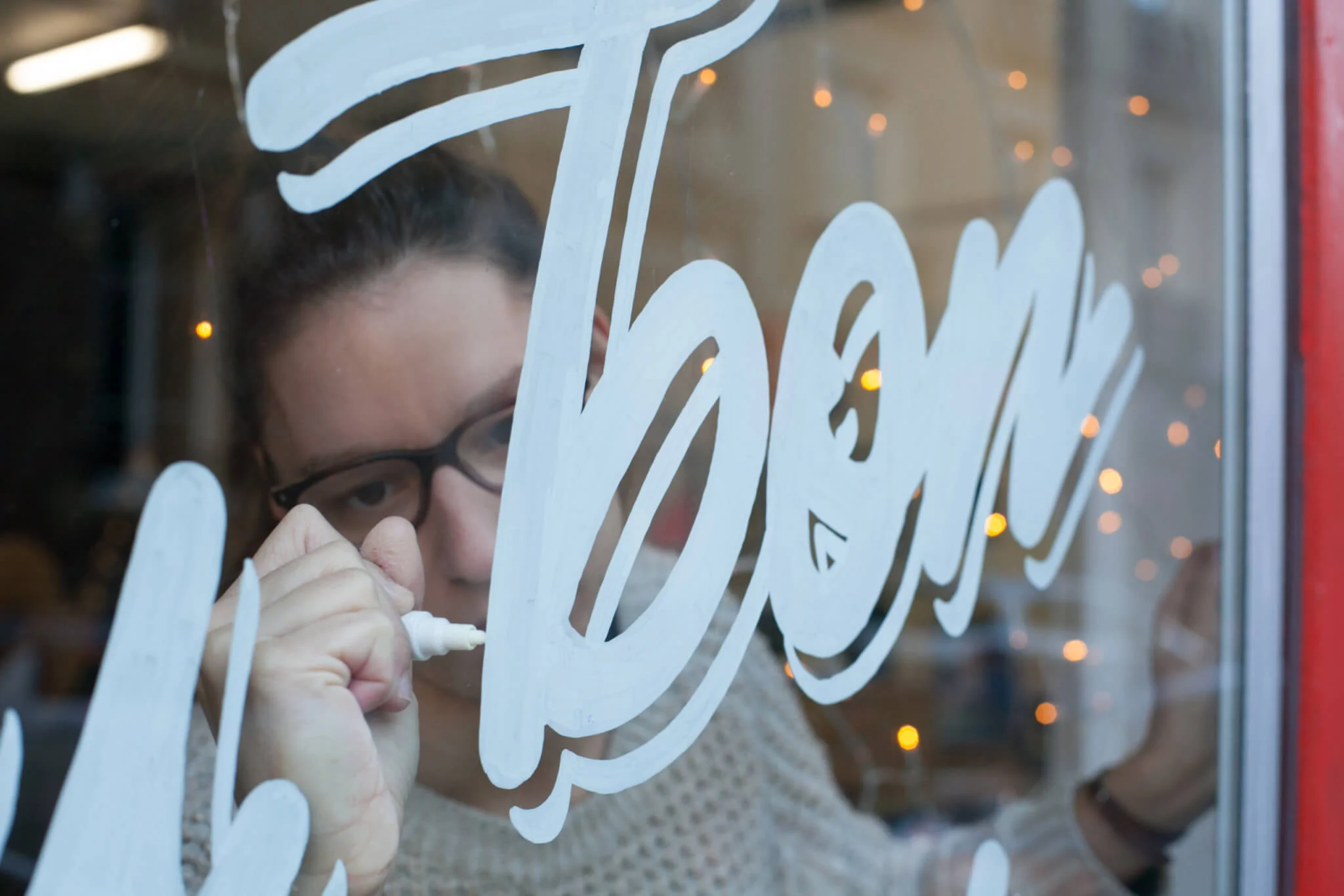 quelle peinture pour peindre sur vitrine